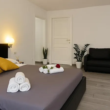 Napoli Vibes Rooms-3